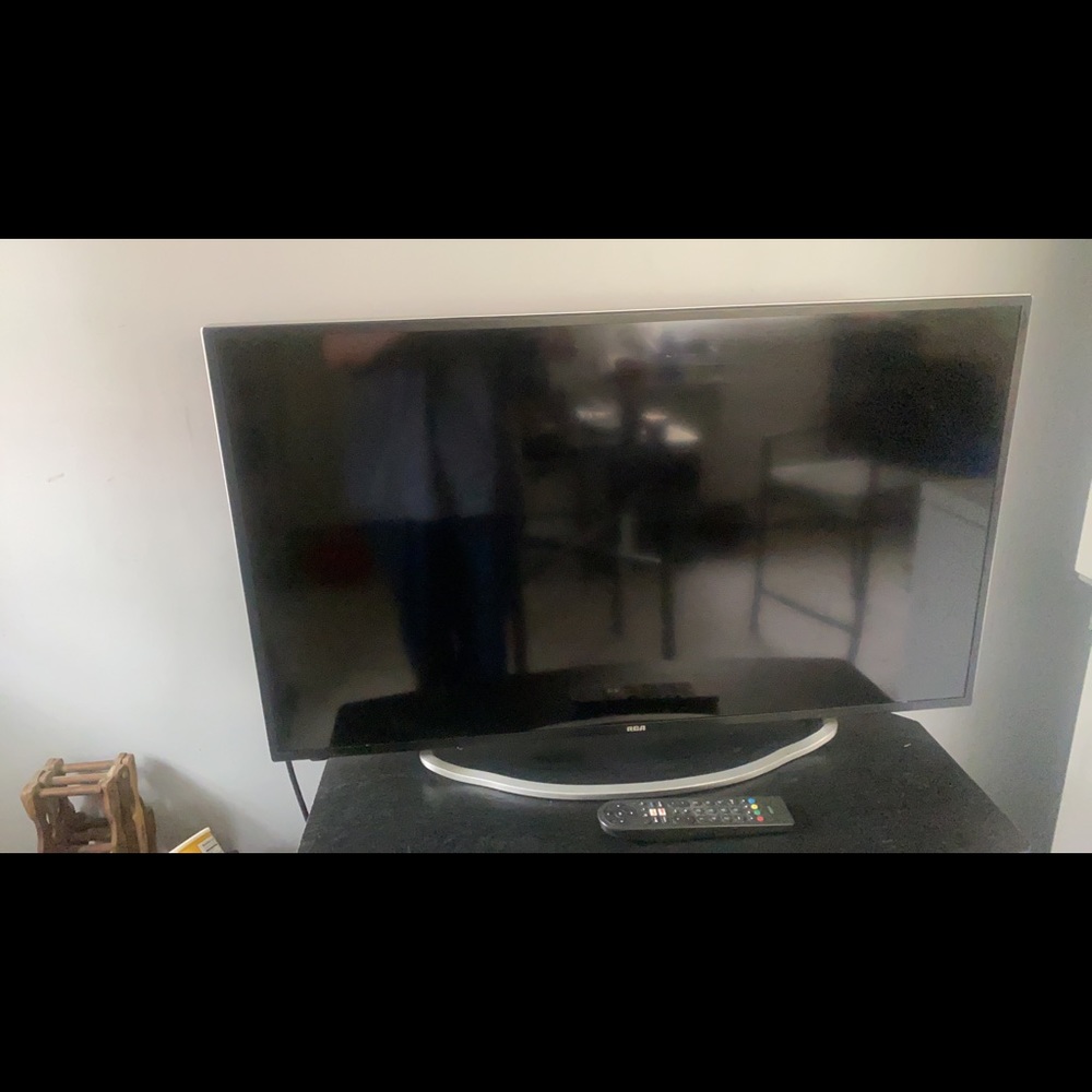 32 inch RCA smart TV